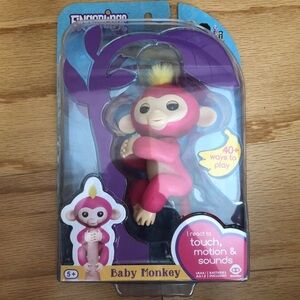 Fingerlings Baby Monkey Pink Bella rare